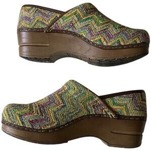 Sanita Clogs Womens Colorful Zig Leather Slip-Ons Size EU 35 US4 Nurse Shoes